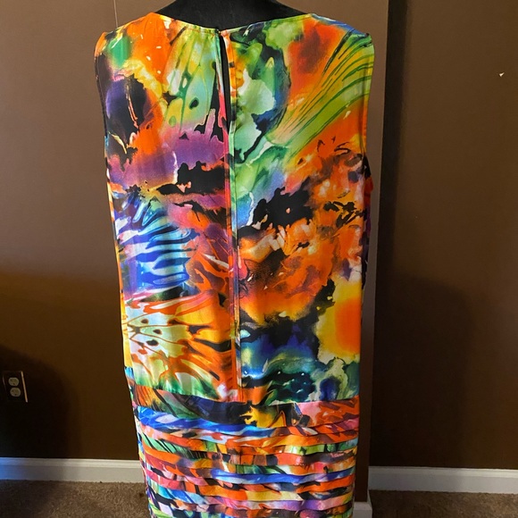 Dress - Picture 2 of 4